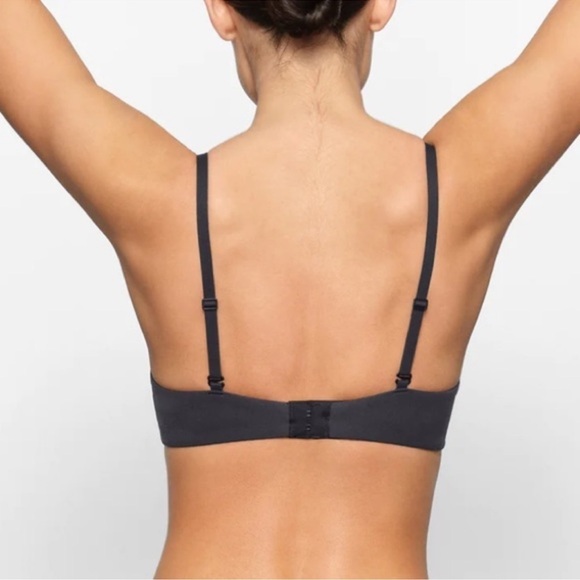 NWT Skims Fits Everybody T-shirt Demi Bra Size 32H - Picture 2 of 12